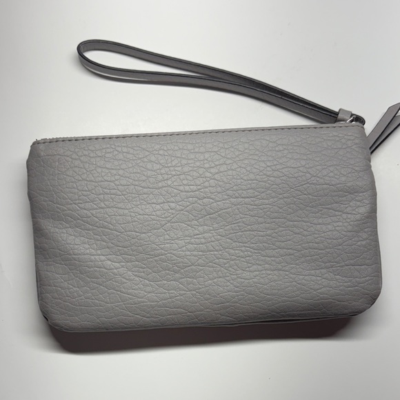 Juicy Couture Silver-Tone Gray Wristlet NWOT!! - Picture 8 of 8